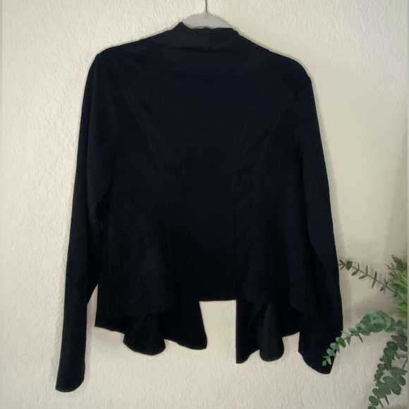 Carmen Marc Valvo (CMV) Open Front Black Blazer - Picture 2 of 9